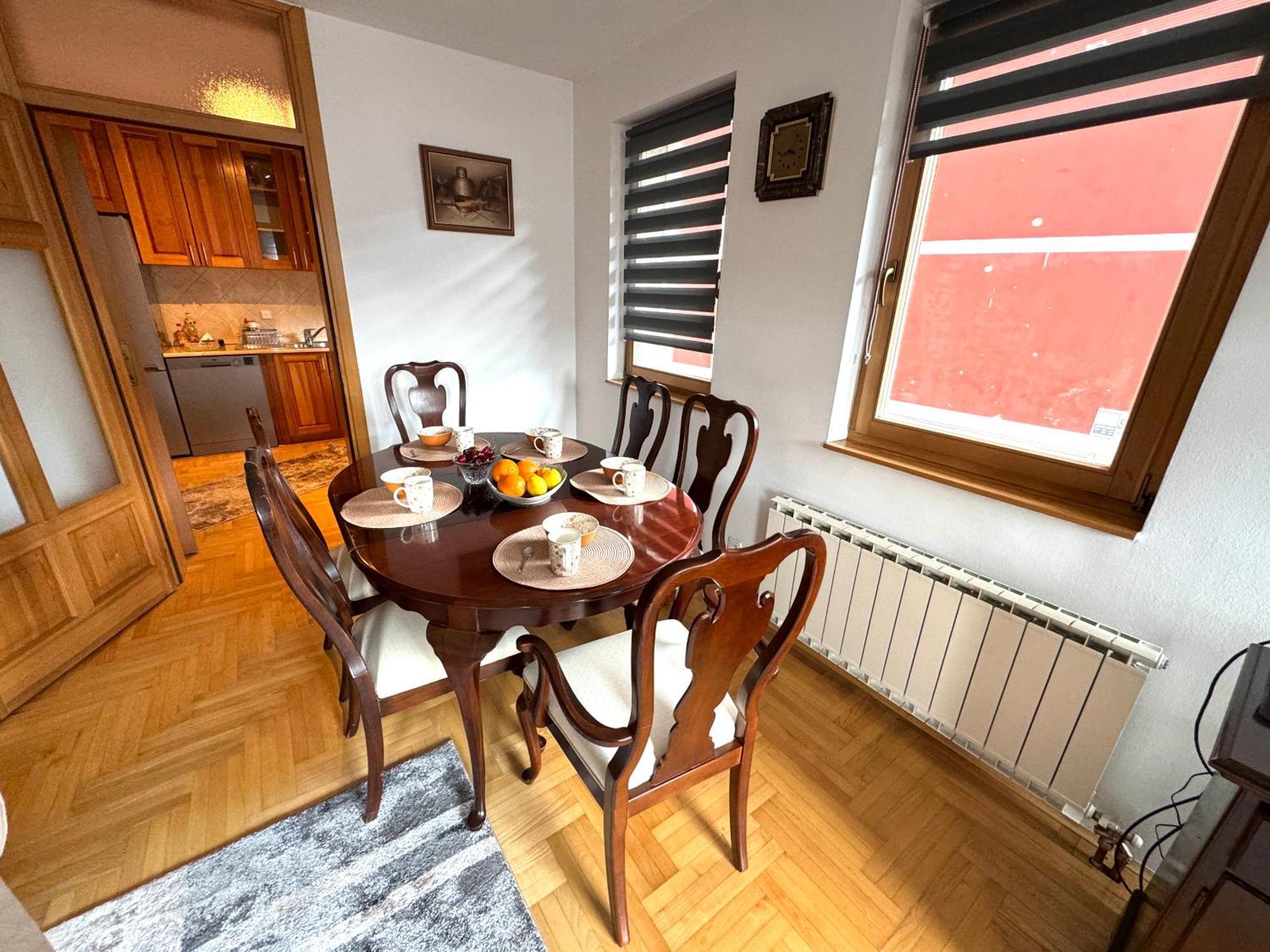 Apartment Latin Bridge - 3 Apartment, 80m2 In With Free Private Parking - Old Town *