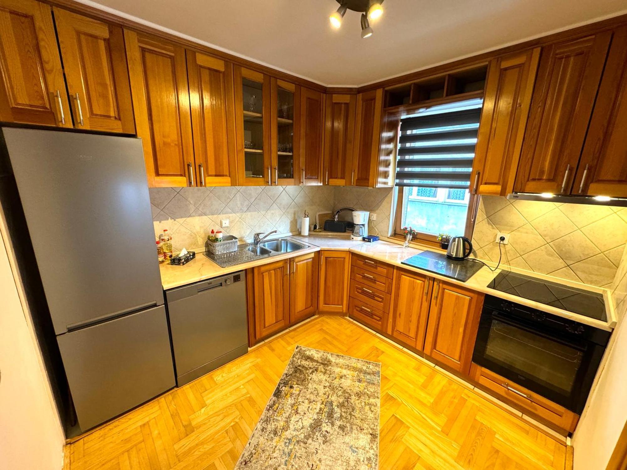 Latin Bridge - 3 Apartment, 80m2 In With Free Private Parking - Old Town *