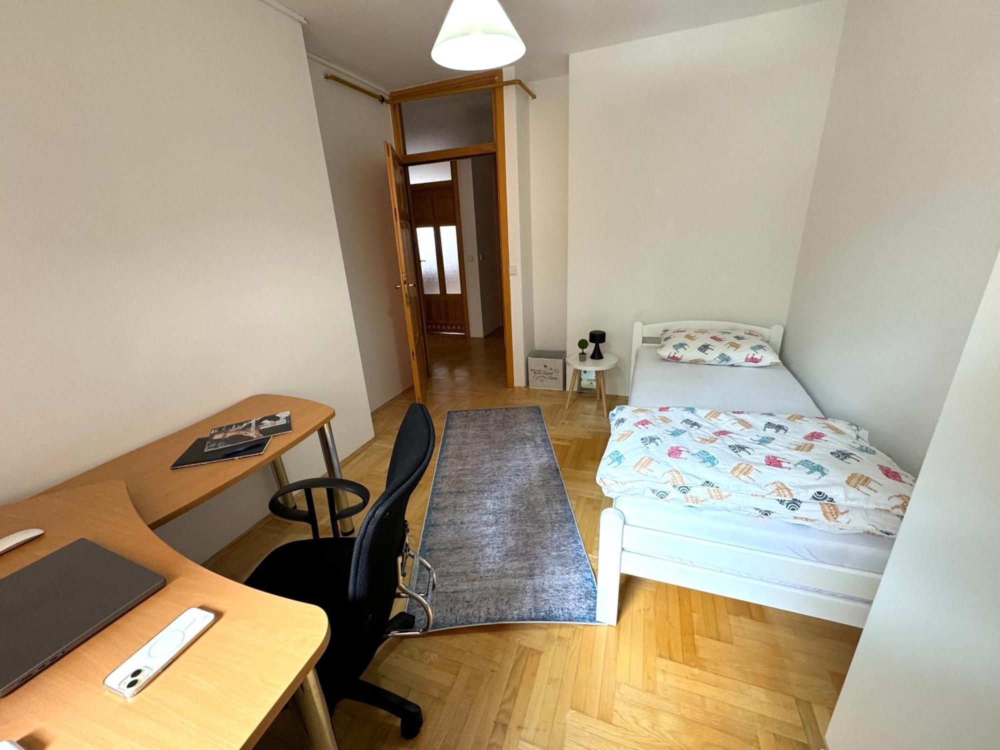 Latin Bridge - 3 Apartment, 80m2 In With Free Private Parking - Old Town Apartment