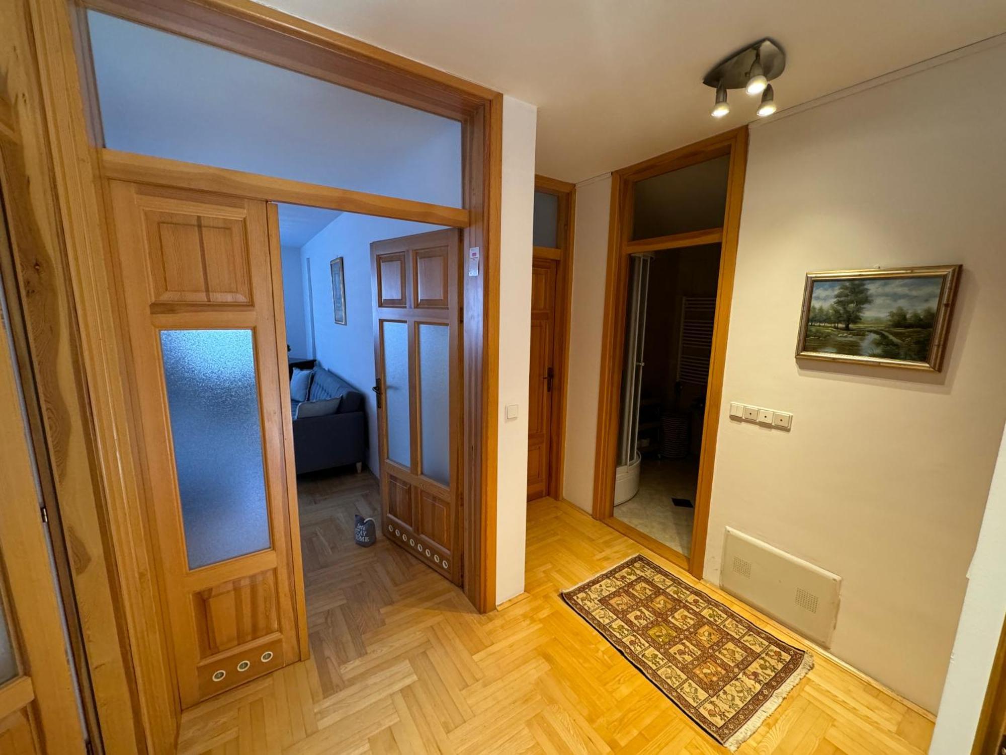 Latin Bridge - 3 Apartment, 80m2 In With Free Private Parking - Old Town * Sarajevo
